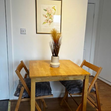 Flat In London Apartment Bagian luar foto
